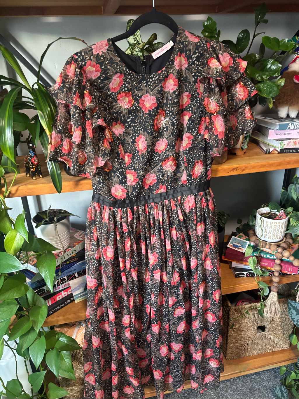 Ivy City Co Black And Red Floral Midi Dress | Size 6